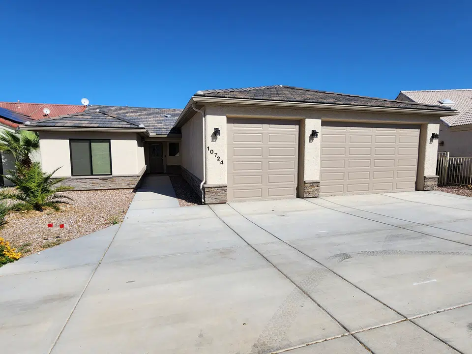 Gutter installation workmanship by Southwest Seamless Rain Gutters