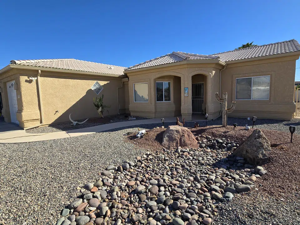 Gutter installation workmanship by Southwest Seamless Rain Gutters